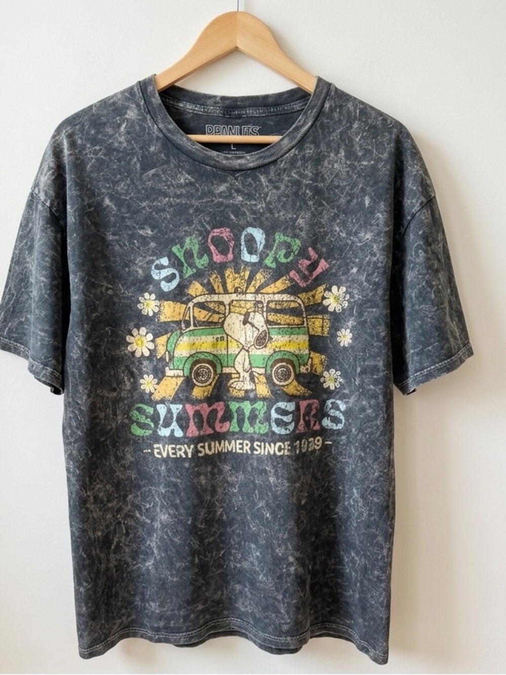 Snoopy Summers Peanuts Black Acid-Wash Graphic Tee Man Size Large